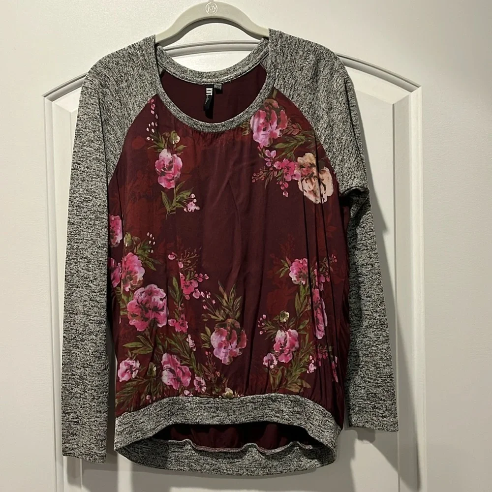 Kut from the Kloth long sleeved mixed media top small - Picture 1 of 4